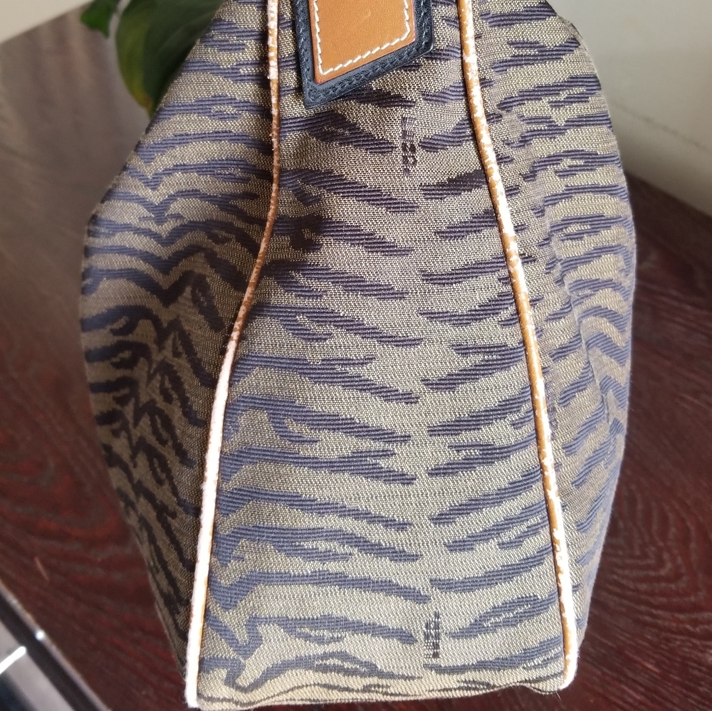 Sale! New Fendi Rare Vintage Italy Roma 1925 Zebra bag - Picture 13 of 17